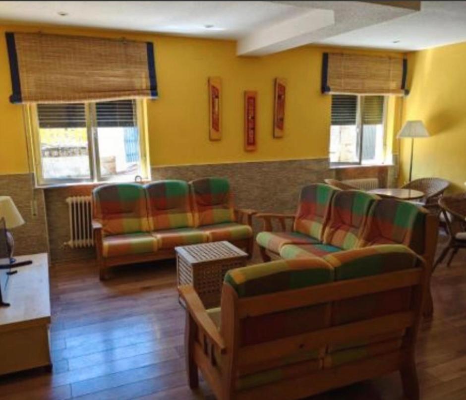 Hostal Casa Chore Hinojosa de Duero Bagian luar foto