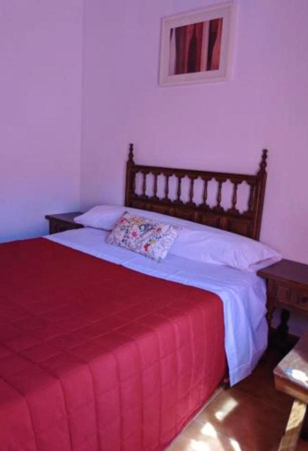 Hostal Casa Chore Hinojosa de Duero Bagian luar foto